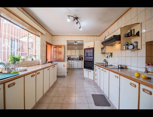 4 BEDROOM HOUSE FOR SALE IN OBSERVATORY